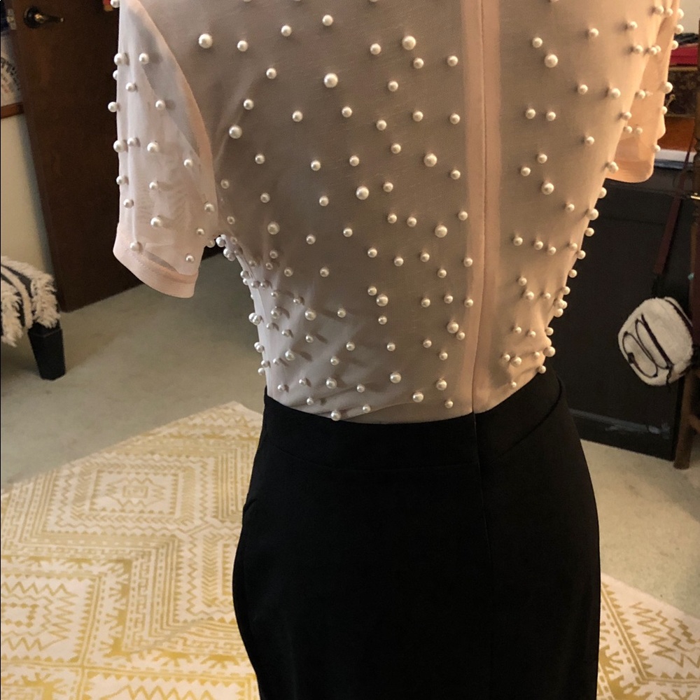Nude Pearls with Black Maxi - Picture 5 of 7